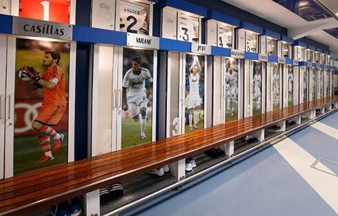 SoccerRooms's tweet photo. Locker Room Real Madrid CF http://t.co/iGYU4spzSZ