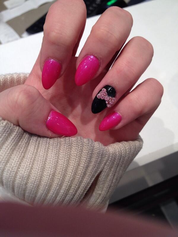 vdalbroi's tweet photo. loveeeee them #newnails #claws #yyc http://t.co/LU5tccHyok