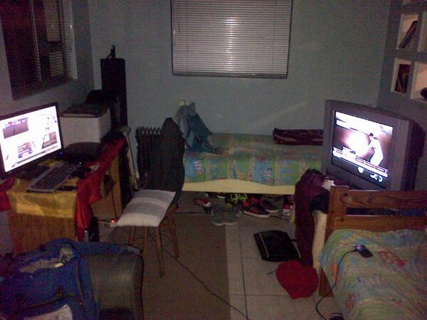 Msafudien's tweet image. Fifa Safudien style #2TV's #2PS3's #CauseWeCan