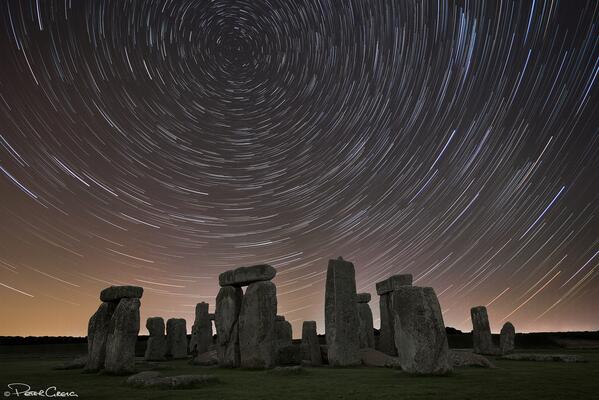 ObservingSpace's tweet photo. Star trails around #Stonehenge photographed by Peter Greig http://t.co/FjL09FPRAZ #StargazingLIVE #startrails http://t.co/5aozU4gDPr