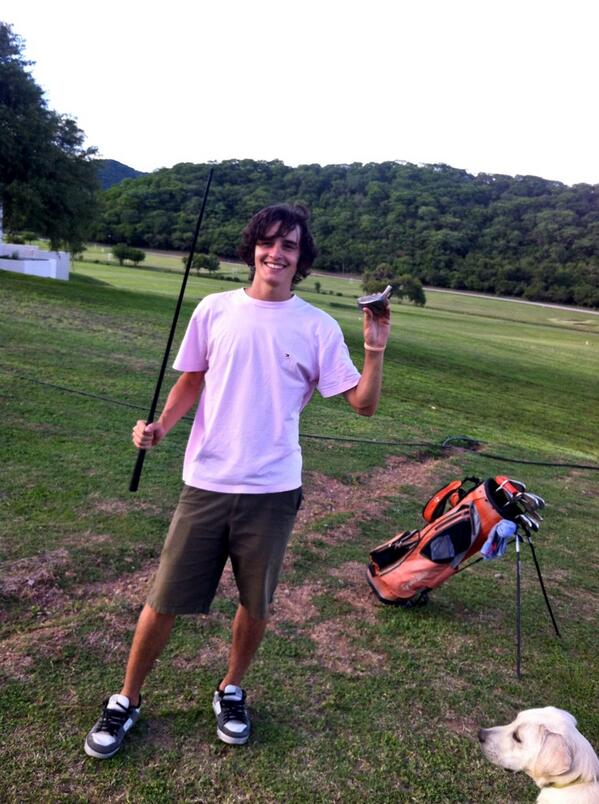 vacaleoni's tweet photo. Q bien mi amigo partiendo la madera @lucaspatronc http://t.co/fRcKE6YGfA