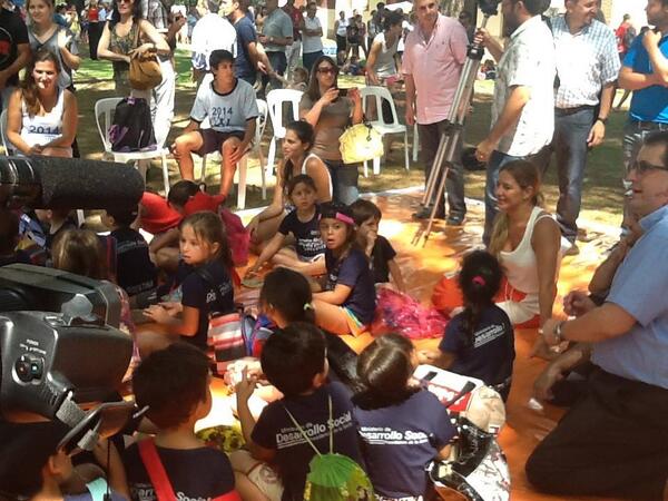 Jorge Piru Eijo (@jorgeeijo) on Twitter photo Una jornada maravillosa, en el que nuestros niños llenaron de sonrisas el Parque Mateo Bruzzo. <a href="/noradelucia/">Nora De Lucia</a> Una jornada maravillosa, en el que nuestros niños llenaron de sonrisas el Parque Mateo Bruzzo. <a href="/noradelucia/">Nora De Lucia</a>