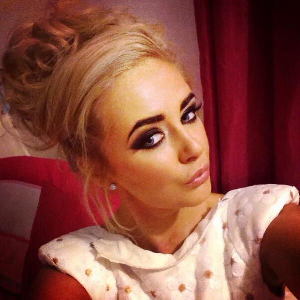 makeupbysj's tweet image. Full face of make up £20 including strip lashes