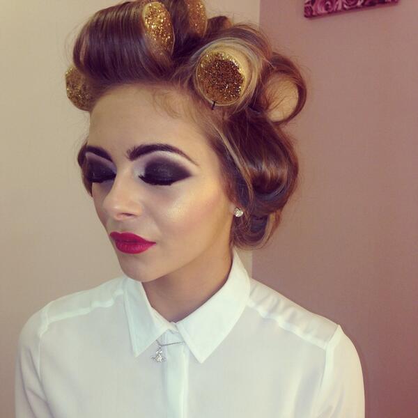 makeupbysj's tweet image. Bring a friend along and receive ur make up for £15 instead of £20☺️