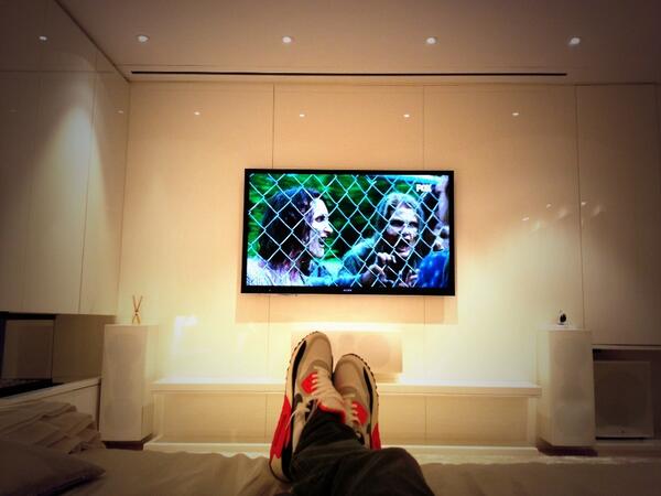 Viendo el primer capítulo T4 de <a href="/WalkingDead_AMC/">The Walking Dead</a> #ZombieFan