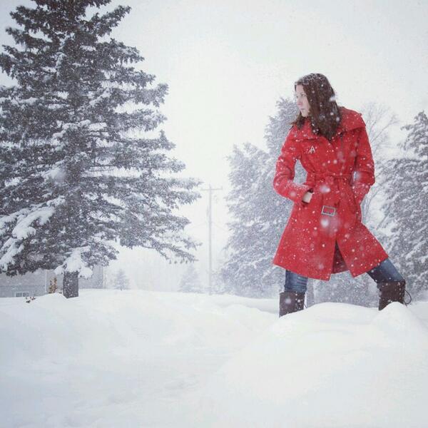 arportraits's tweet photo. The snow is so deep you can hardly see my kick ass boots. #arportraits http://t.co/Jteec7AbZY