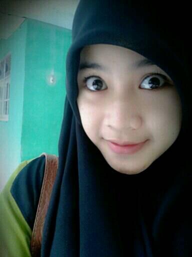 vheny_chaby's tweet photo. berangkat sekolah :D http://t.co/xmyK7Bbc8z