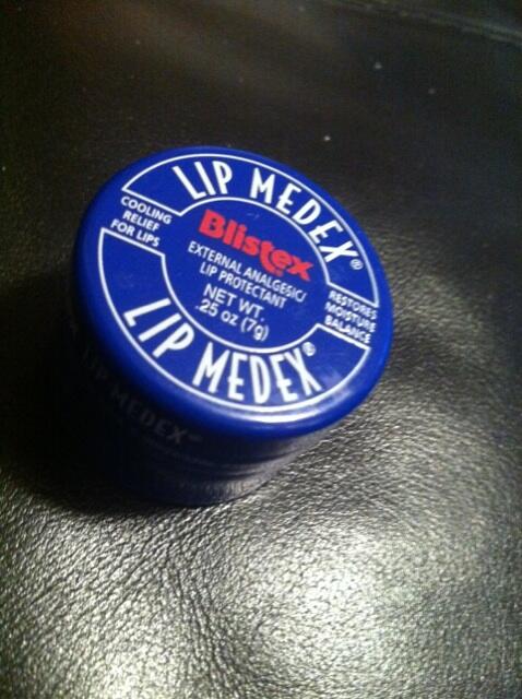 _deeeeee__'s tweet image. I stay loosin those lol RT @CoolStoryFlaco: I buy like 3 of These a week... 😫