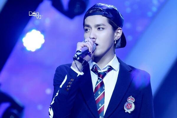 Deja_vu1106's tweet photo. 『Déjà vu 』140108 Hubei Spring Festival #吴亦凡# #Kris#  http://t.co/FUigl4crxu http://t.co/0LVv5w46jz