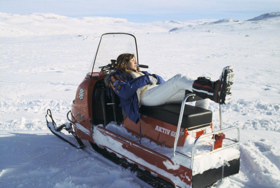 [Films] Photos personnelles et inédites de Peter Mayhew (Chewbacca) BdlvaBvCYAAeLX9