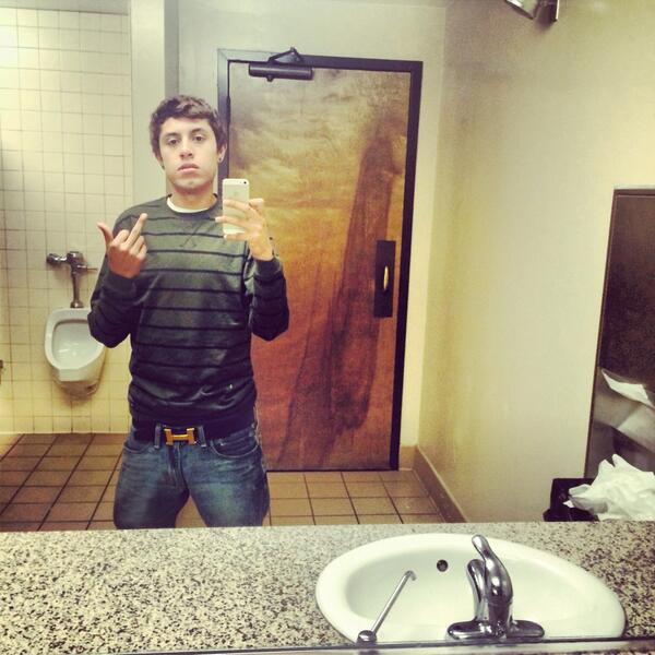 Hollaifyaseeme's tweet photo. Fuck dis world #RipLilCuzzo http://t.co/G9zYTKqt1i