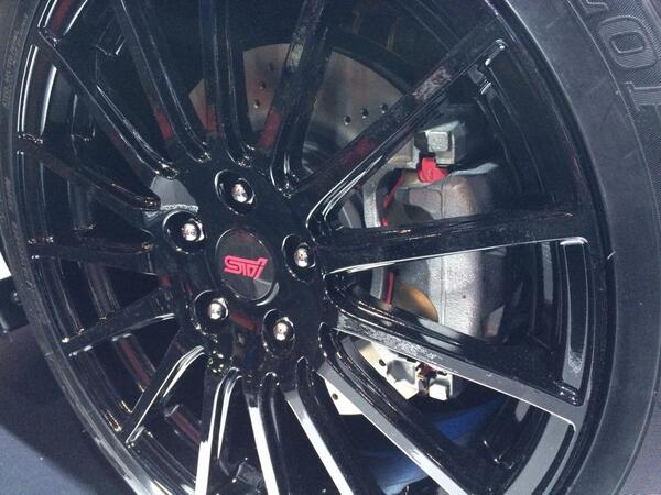 レヴォーグbot 7 3発表d型情報あり Cs Toriya スバル レヴォーグ Sti ブレーキアップ ローターはドリルド パットはsti キャリパーは 2回目 笑 Http T Co Uxkghbvjyu
