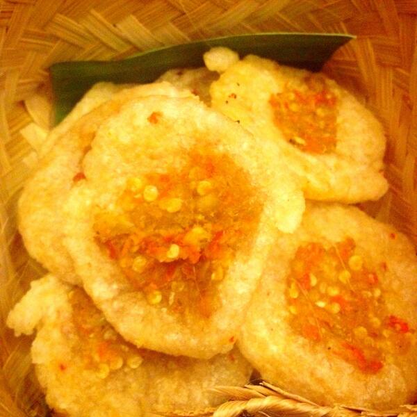 WNoviana's tweet photo. mau tutup seminggu cnah @cirengmangaup , sukses sidang ny, mari bersehah ria mah anget ini 👍 http://t.co/zacd6UP5PB