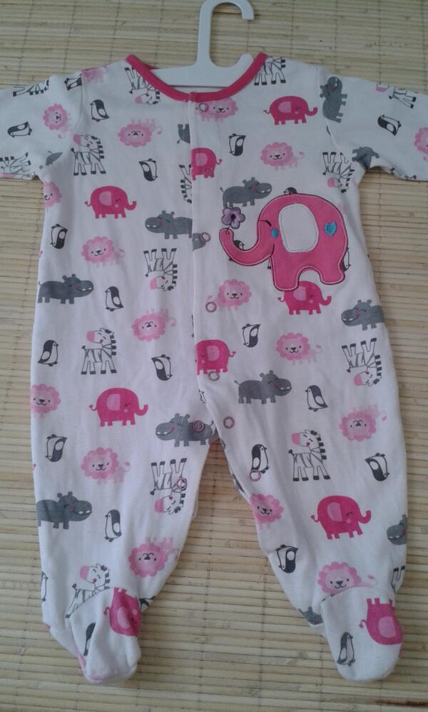 garagetwitsale's tweet image. Carters sleepsuit gajah 6m 45rb #prewashed