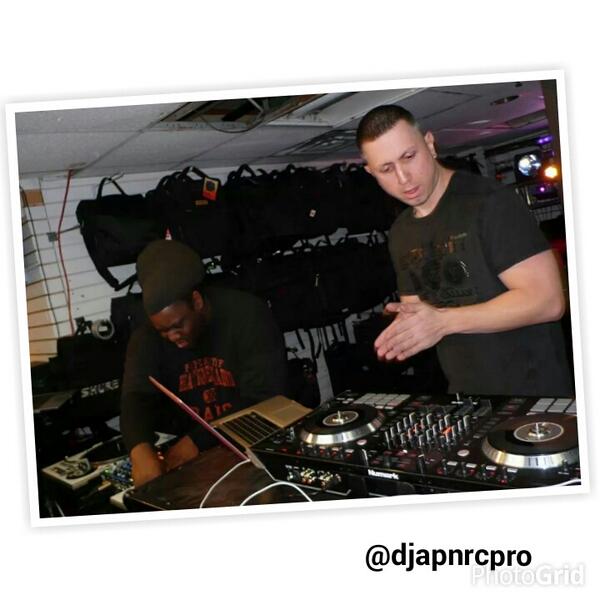 djapnrcpro's tweet image. Have @Numark #NS7II will travel, lol. It's portable and fits nicely in the flight case. #noshameinmynumarkpromogame