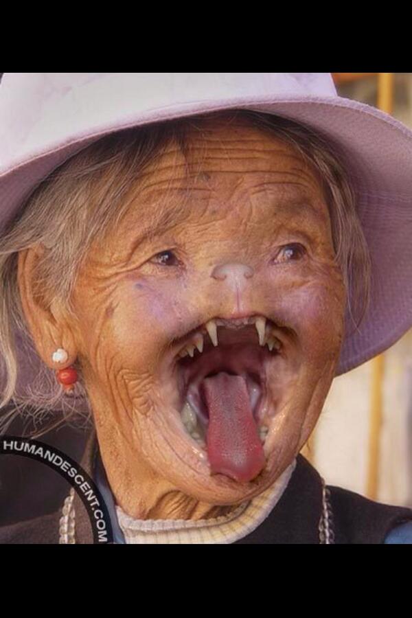 GoldFish_Troll's tweet photo. @h god! Wh@t the hell is this?! http://t.co/e42o50u2cy