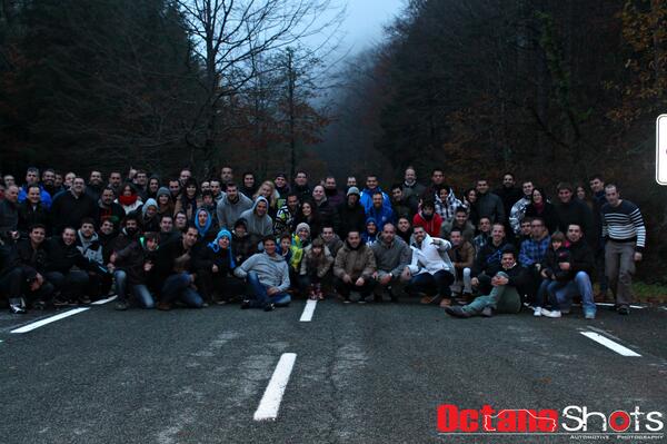 Eletreintero1's tweet photo. @DieLow La Gran Familia http://t.co/oDJefkhKsw