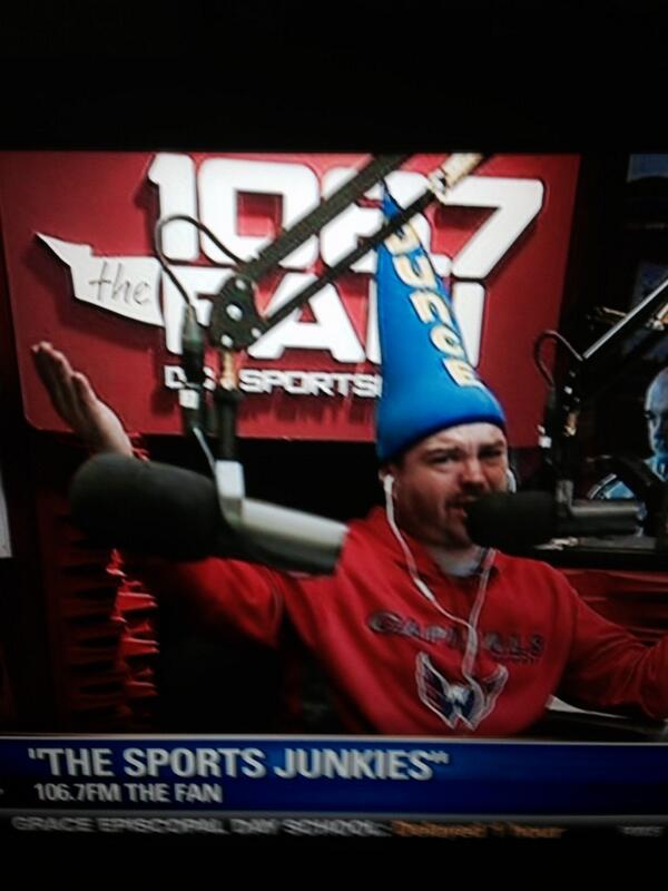 ChrisLingebach's tweet image. Wow, way to #committothebit, @moneymetalcakes. Slow clap. 👏...👏...👏...