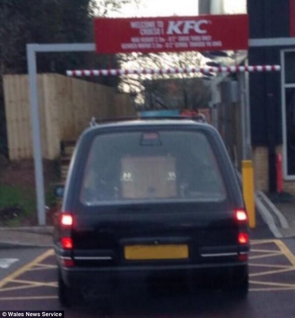 _AGIVINGTRIBUTE's tweet photo. Funeral hearse in Cardiff tries to go through a drive-through with coffin inside... http://t.co/QnJujfzlim http://t.co/u9fj7bIHma