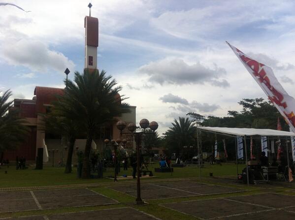 Mampir yuk ke Masjid Raya Bani Umar Bintaro ikut merayakan Maulid Nabi bareng #bchanneltv, hr ini jam 5sore-10mlm