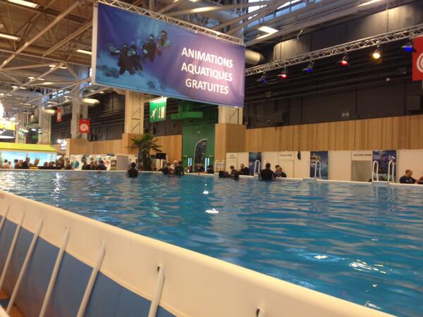 lewattman's tweet photo. Quand on vous dit qu'on est sous l'eau @lewattman, ce n'est pas une blague! #Salondelaplongée #diving #ecommerce http://t.co/R11AlqDLgo