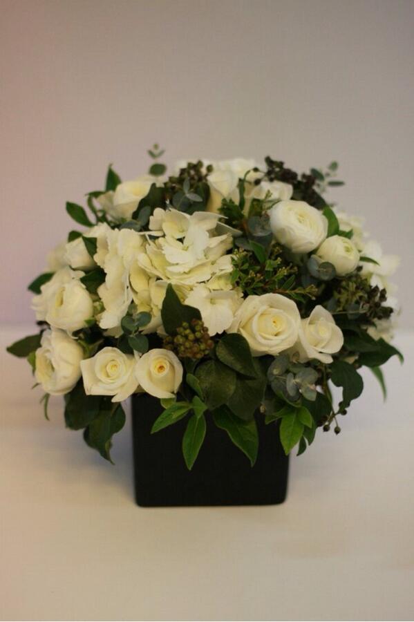 StylebyLuna's tweet photo. 오늘 배송 드린  White Flower Gift 입니다.
 
스타일바이루나의 커스텀 오더 플라워 기프트로 좋은선물 되셨길 바랍니다 :) http://t.co/ezJS2qTFE2