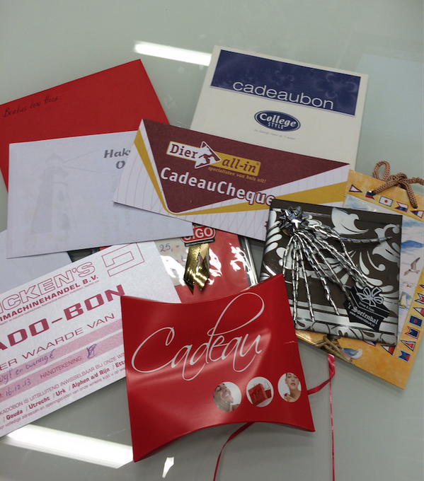 S_Telecom_Urk's tweet photo. wij gaan vandaag Cadeaubonnen uitdelen, hou onze twitter en Facebook in de gaten! http://t.co/8fBfj9miyQ