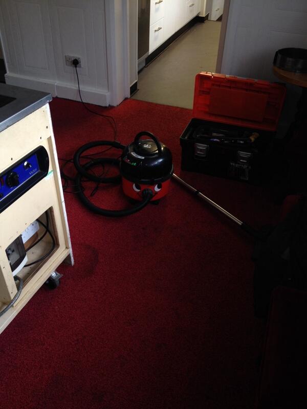 dazleach's tweet photo. Extra suction for the boys at the ivy #feelthepower @MaxMaxpa @faxlad66 http://t.co/Z09paykE3D