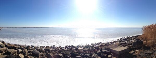 May need some hot chocolate for this pic! #MorichesBay COMPLETELY FROZEN all the way to #DuneRoad! #PolarVortex #Brr