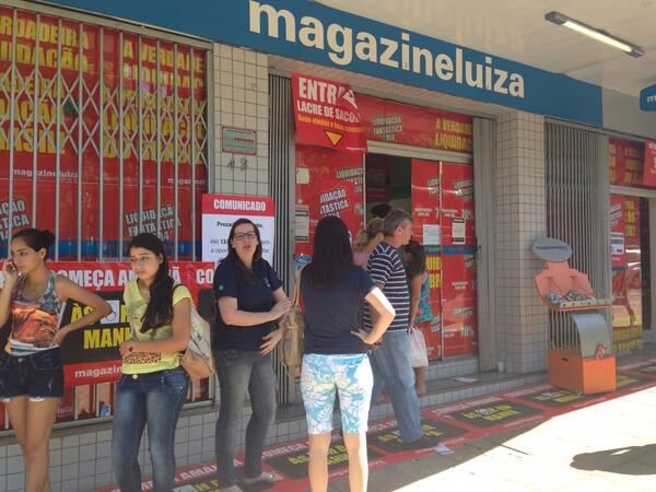 maisfmradio's tweet photo. Magazine Luiza promove a LIQUIDAÇÃO FANTÁSTICA. http://t.co/HZw7E7MT5W
