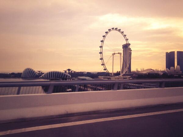 BYavik's tweet photo. Changi airport #bugisstreet #ourtripholiday http://t.co/Fuhcma4GQN
