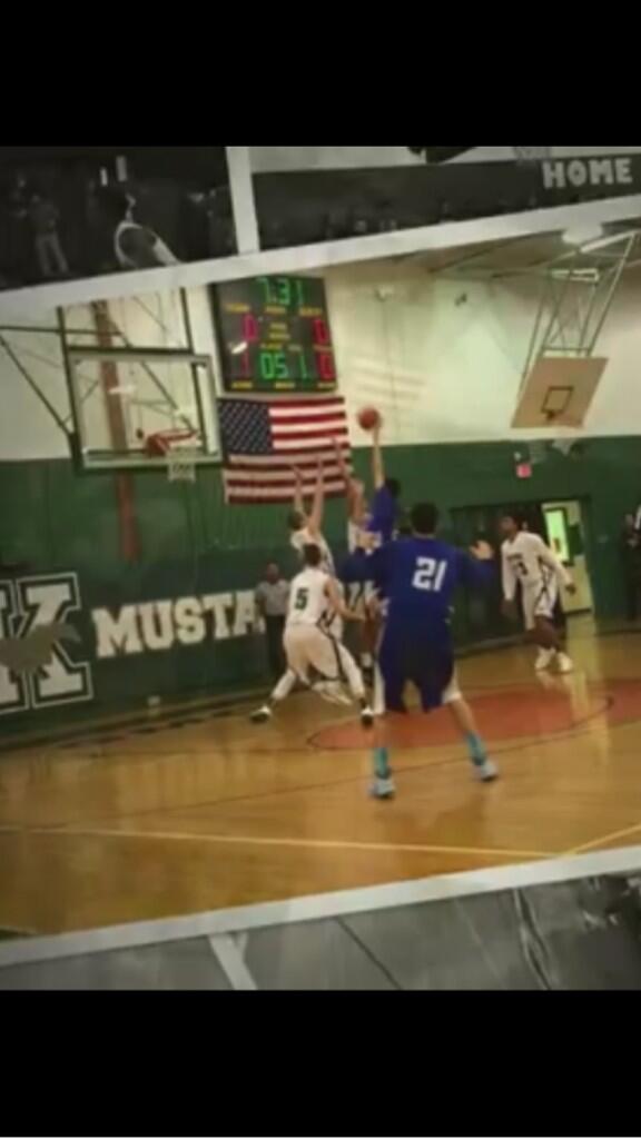 BEustace3's tweet image. They call me Kareem Abdul JaBrian #hookshot