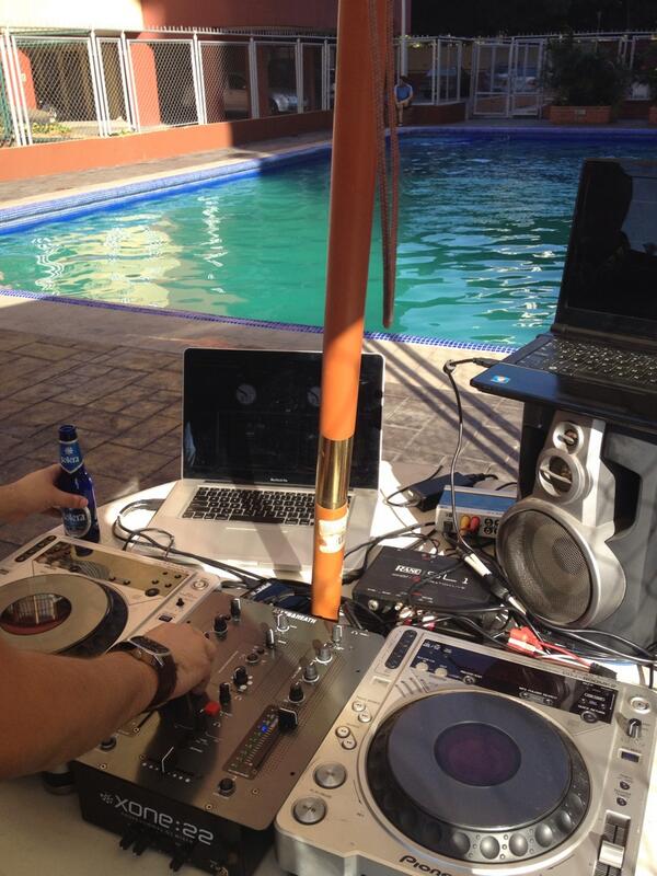 TheParisProject's tweet image. Time to relax @numaValera @gcertain_koh