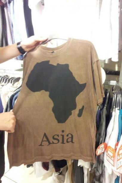 DeboConfesarQue's tweet photo. Camisetas de Bershka un tanto, digamos, desconcertantes. http://t.co/tXelhLflWz