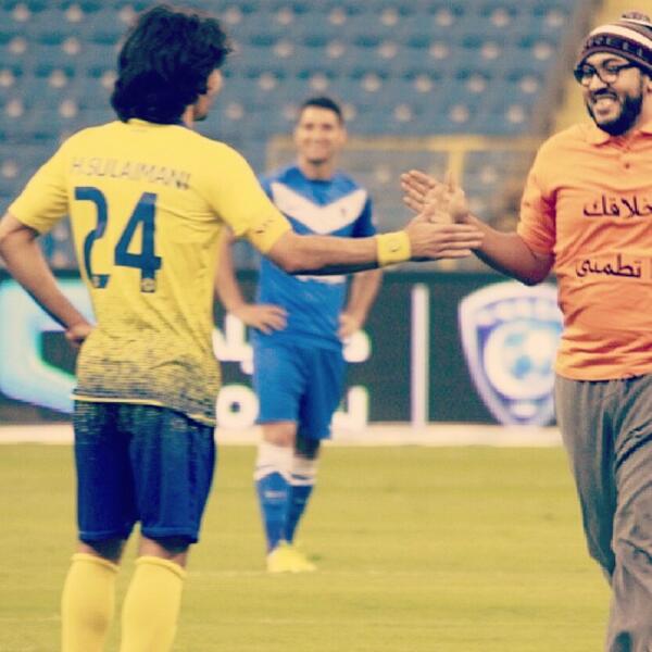 IbrahimSaleeh's tweet photo. العالمي الموسم هذا قاسي !! الله عليك يابو عمر 
high five abu Omar #متصدر_لاتكلمني http://t.co/HCdjTUS9UO