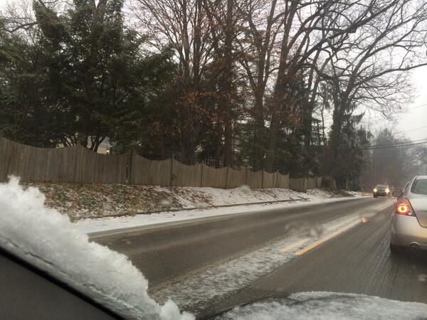 TEPatch's tweet image. Old Eagle School a slow icy mess in Tredyffrin. Tx Lucy Bennett for photo update