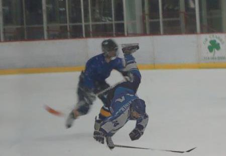 mikefrazeerules's tweet image. Outta my way! #cleanhit