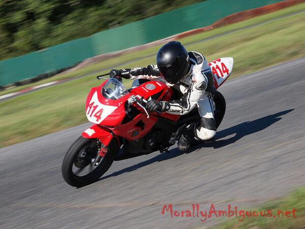 canadabakaboy's tweet photo. @texastornado5 13 year old learning the lines #Shannonville #CBR125 http://t.co/SB6uvGfudH