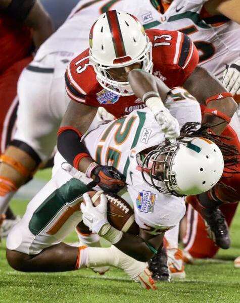 J____Mendoza's tweet photo. @HomesteadLB My favorite pic from this season! You had an awesome season bro! http://t.co/L55IgvZZeg