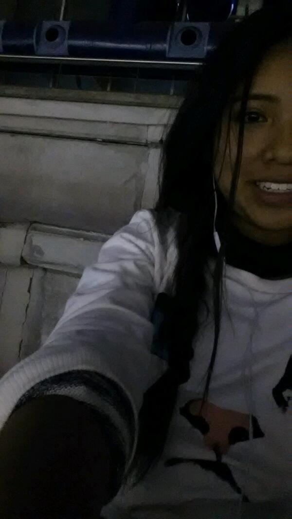 16marise's tweet photo. Viendo a la fea en natación @Tatiana161098 http://t.co/Lrx2qVLuFn