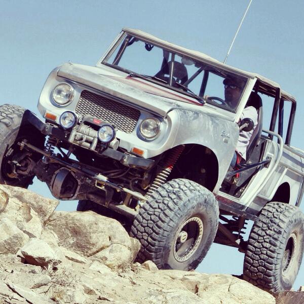 OffRoadNationTV's tweet photo. Bronco crawling http://t.co/6m3vKWfg35