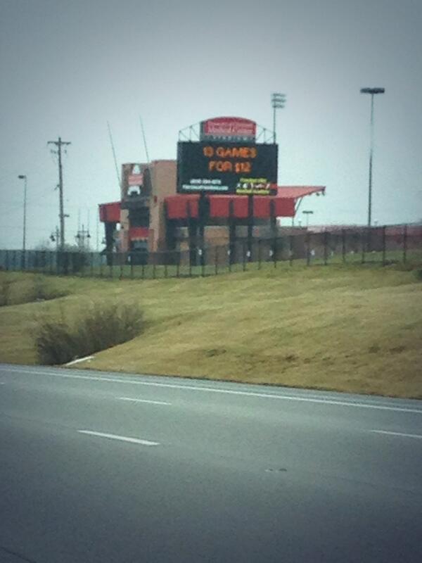 ChewB30's tweet photo. “@backasjoto: Cruised past the old stompin grounds of @ChewB30 and @BradleyAllen25 http://t.co/53rN9gOVLZ”
