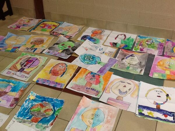 EkronElementary's tweet photo. K-2 students were treated to a GREAT Art lesson by Val Goins. Check out some of their awesome work!! #FutureArtists http://t.co/Fn71FIH3PK