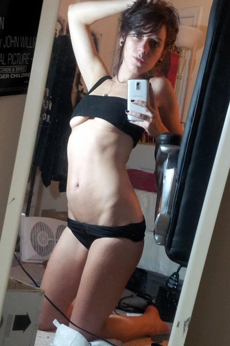 Fucking filthy... http://t.co/1Pg2ocw6dI<a href="/tag/sideboobsunday"class="tags"><span>#sideboobsunday</span></a>