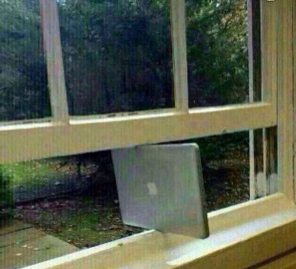 ElhijodelRubio's tweet photo. Sabéis si un iPad soporta Windows?
El mío si... http://t.co/NVkOx6A7rr
