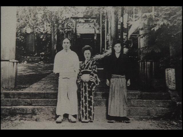 木魚庵 金田一耕助語辞典 発売中 若き日の犬神佐兵衛の写真 三ツ矢雄二が 犬神家の一族 に出演したというのはこの写真のこと その後の濡れ場の佐兵衛はおそらく別人 Http T Co Xxde3edudk 木魚庵 金田一耕助語辞典 発売中 若き日の犬神佐兵衛の写真 三ツ矢雄二が 犬神家の一族 に出演したというのはこの写真のこと その後の濡れ場の佐兵衛はおそらく別人 Http T Co Xxde3edudk