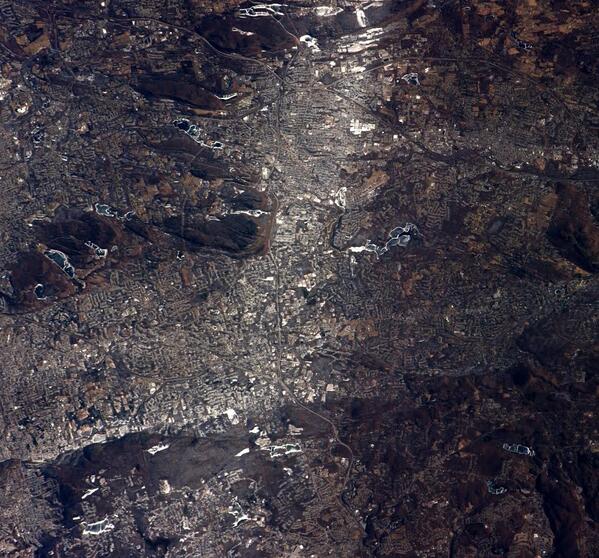 stevesaun's tweet photo. .@NASA #Astronaut #Waterbury nat tweets #CT photo from #space "@AstroRM: ..That is I84 running top to bottom. Enjoy! http://t.co/YOlxDkILtl"