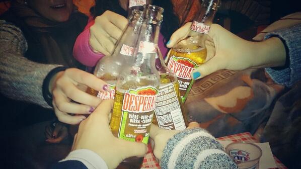 Isita_7R's tweet photo. El mejor brindis @ClauBernal01 @scasermeiro @tamarajm_ @MariaFTruji. Ojalá se cumpla todo!! http://t.co/MKPofKUywI