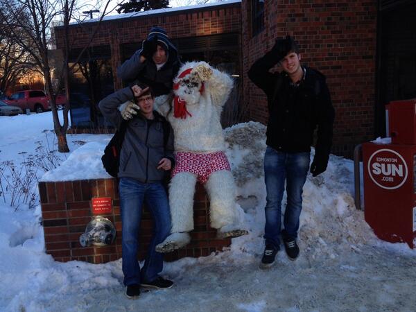 flyingnarwhals1's tweet photo. @uasuAntiFreeze slid in a final pick with the yeti #nofilter http://t.co/fmrs2VHtLm