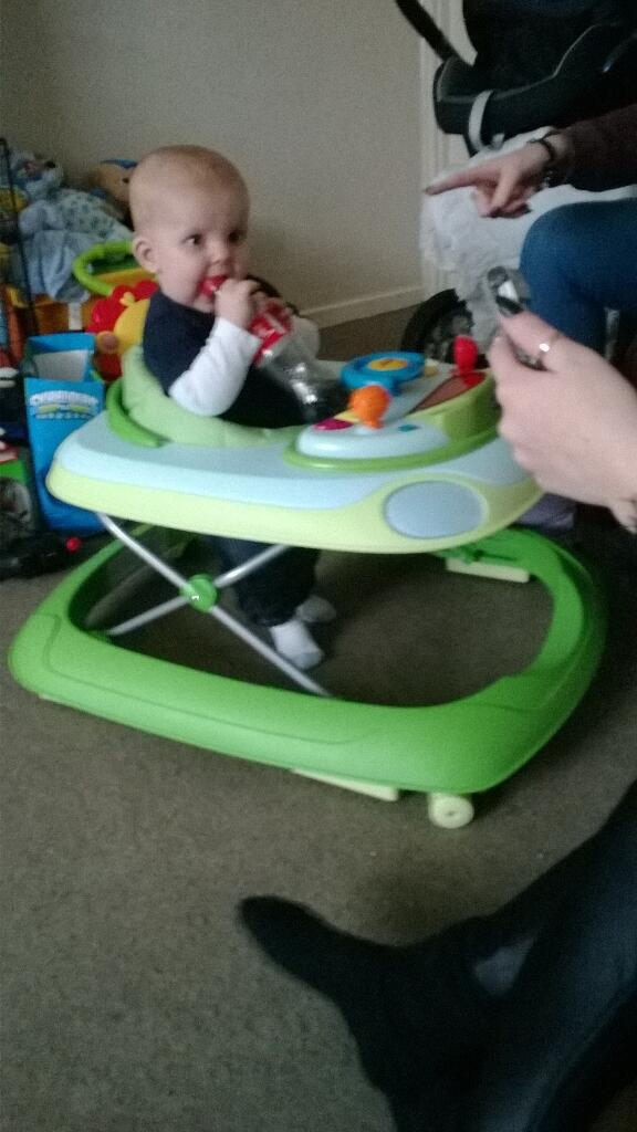 alishapoole_'s tweet image. Love the family especially my little cousin x that taste nice ?